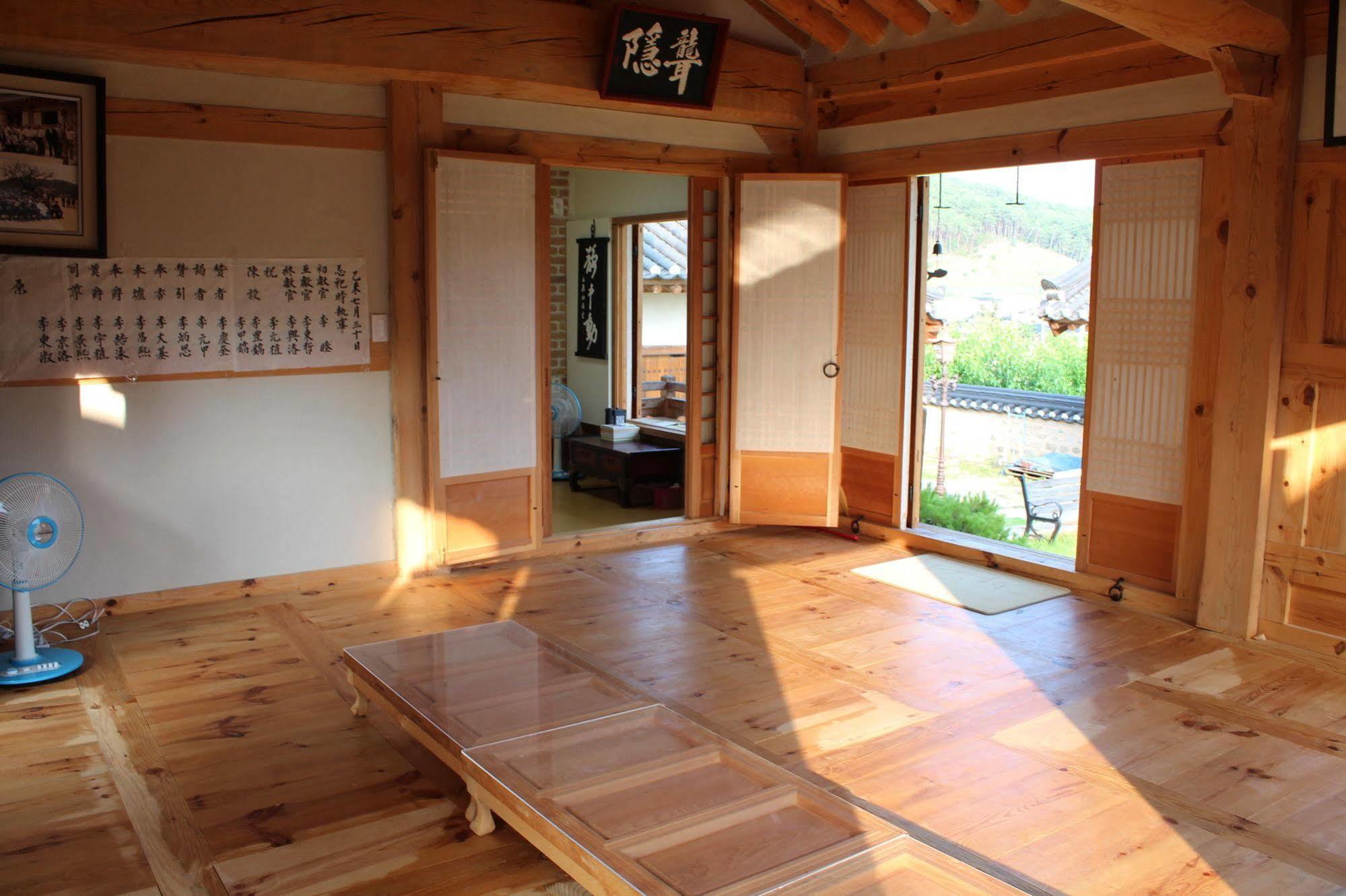 Ongye Jongtaek Hotell Andong Exteriör bild